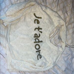 Cream Sweater with 'Je t'adore' Text